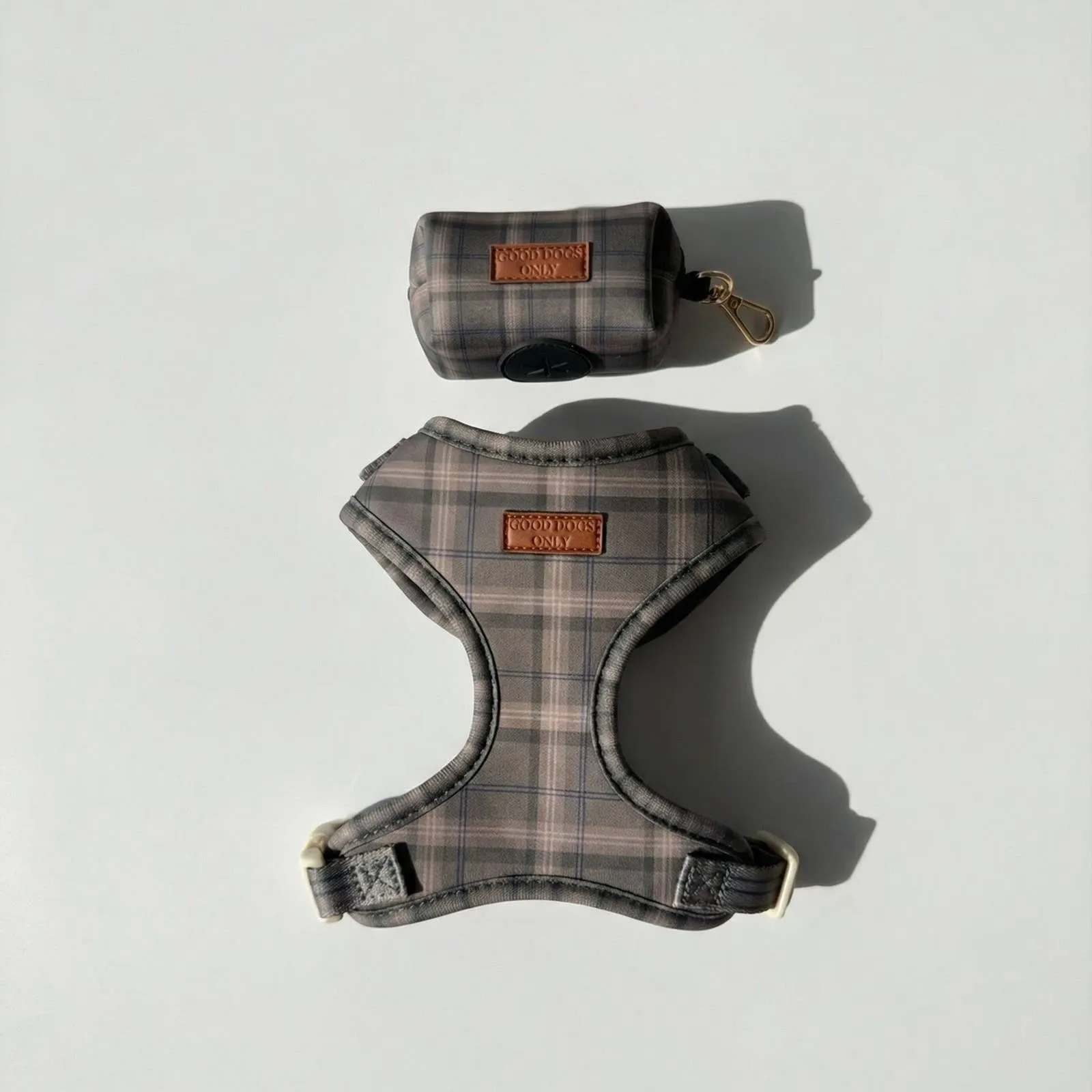 The Chestnut set: harness and bag holder